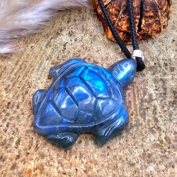 Nature Labradorite Carved Big Sea Turtle Pendant Necklace - Picture 8 of 9